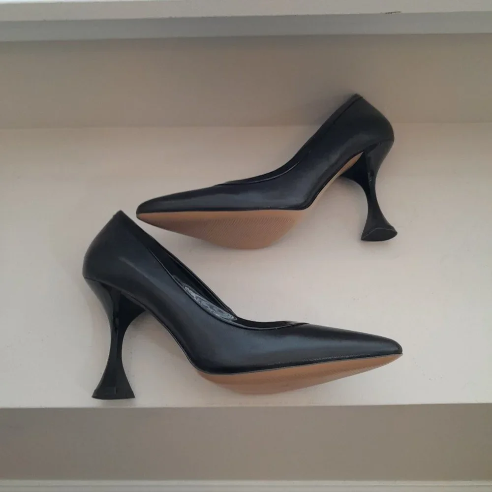 Karl Lagerfeld Tuxedo Spool Heel Black Pumps - Picture 6 of 8